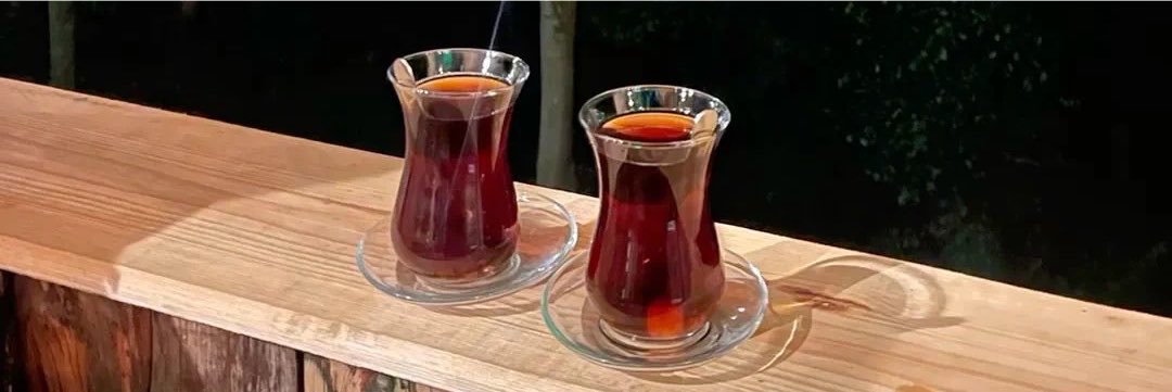 v80r_1's tweet photo. شربتك ضما واثر الولع ما يبي له شرب
سوى رشفة تبطي مثل "رشفة الشاهي https://t.co/Lz5yHpJjte