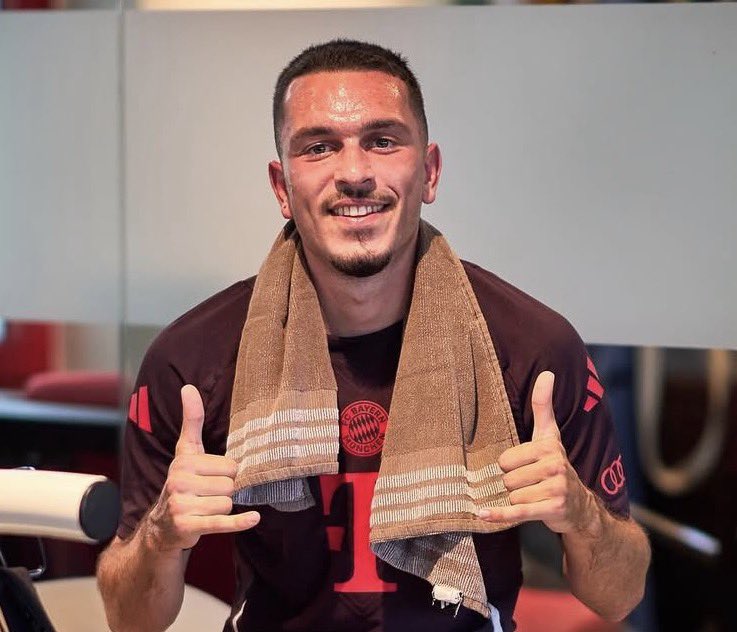 JM10 tweet media