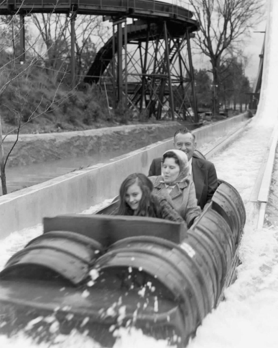 Carowinds's tweet photo. Every splash tells a story 💦 🪵  Before we debut Rip Roarin' Falls in 2027, did you know #Carowinds has a long history of water rides? Take a splashing ride through the history of the attractions that helped make summer at the park unforgettable: https://t.co/z3zO9ZeKK4 https://t.co/fNeDrm6Daf