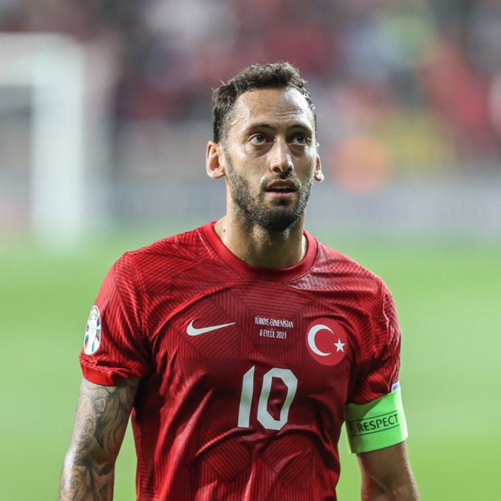 KramponSport's tweet photo. 🔥 SON DAKİKA

🟡🔵 Fenerbahçe, uygun şartlar oluşması halinde Hakan Çalhanoğlu'nun transferine sıcak bakıyor.

(Doğukan Yıldırım | Sabah) https://t.co/fXL03id2yU