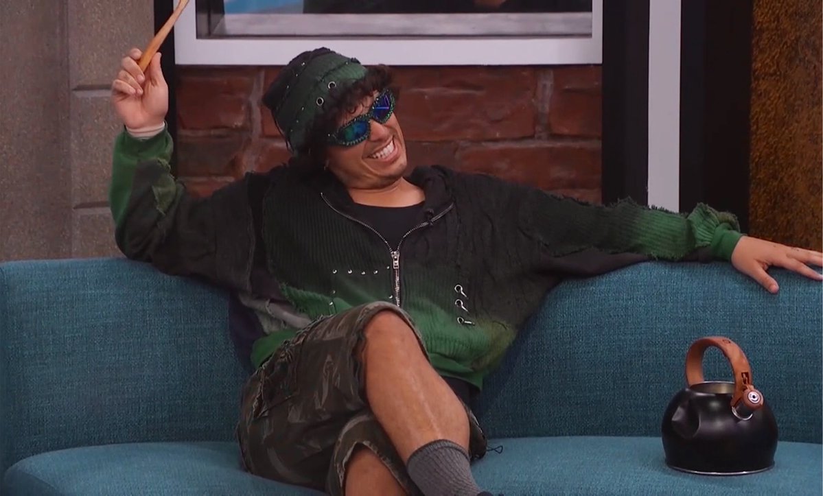 raesidol's tweet photo. Josh Martinez was pregnant with Jason during BB19
#BB28 https://t.co/dUJ0NQr69w