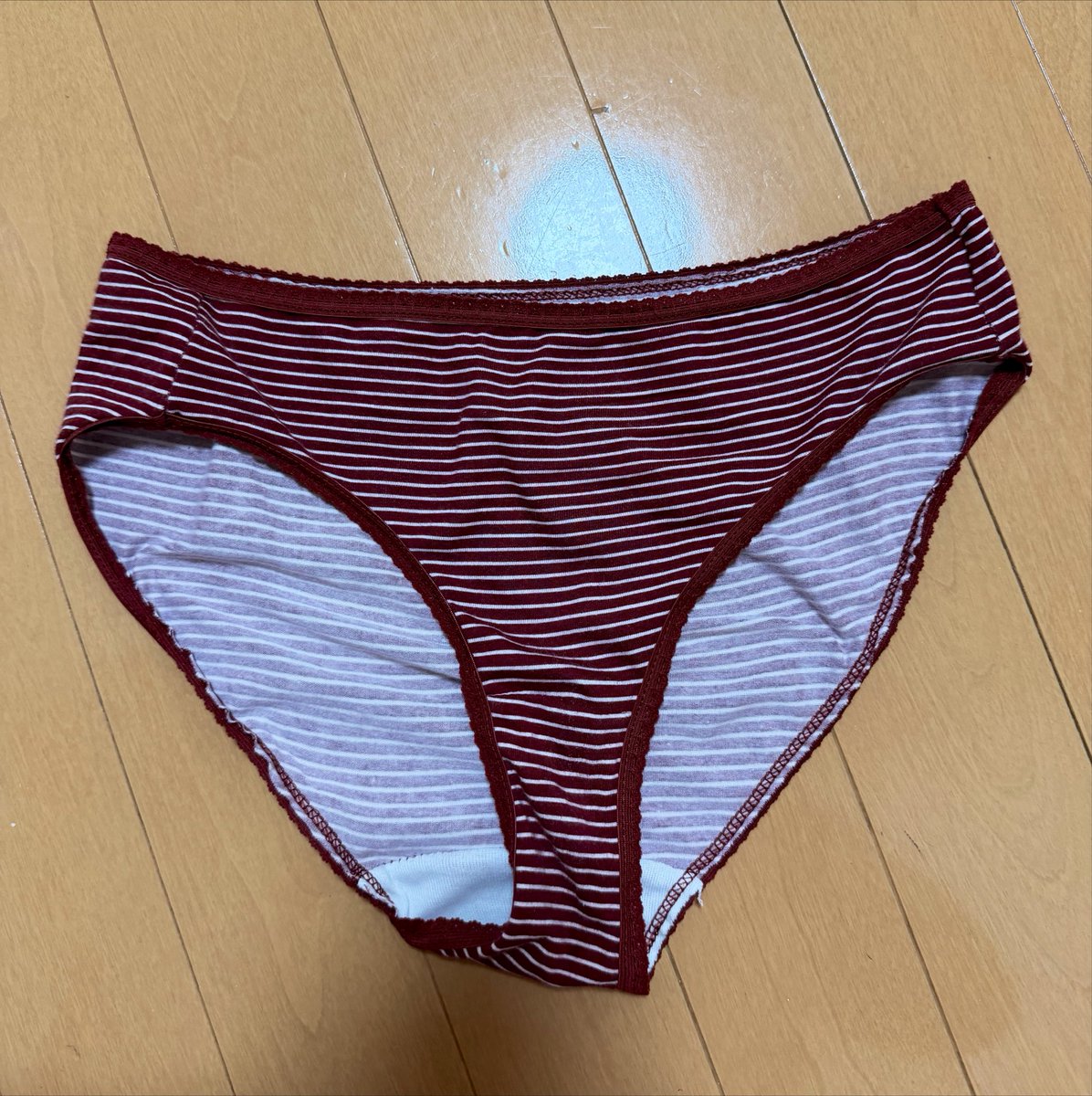 oll6_6llo's tweet photo. まる1日汗だくで作業しました(*^^*)
2000円でお迎えお願いします♩
Yahooフリマのみです❕
 #下着売ります #下着買います #パンツ売ります #下着売り子 #下着販売 https://t.co/uuYoNf9otw