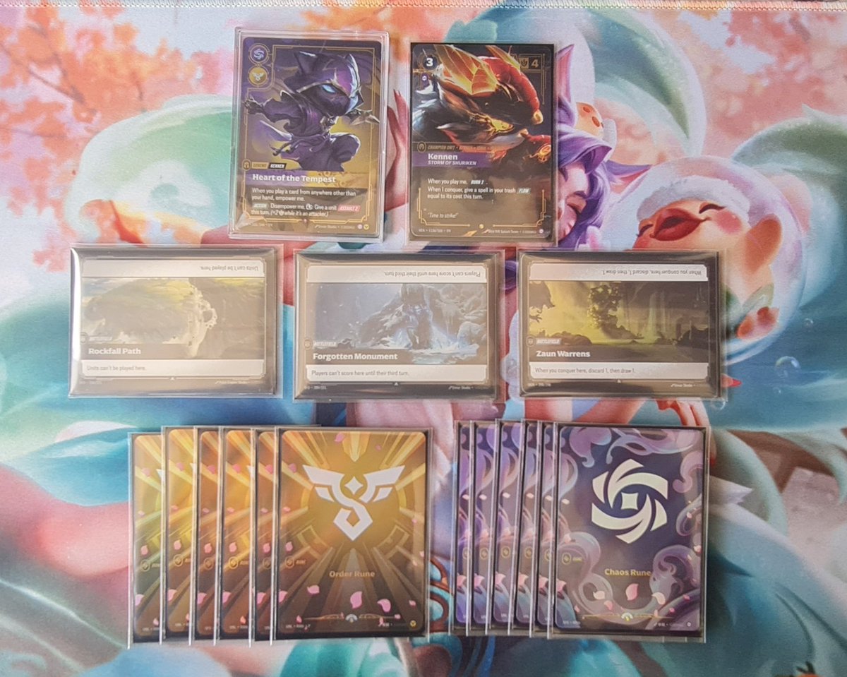 SeviroTCG's tweet photo. Mi versión de kennen con ligeros cambios a los del primer análisis que hago en mi video 👇👇👇👇

https://t.co/yBiC9zd62y

¿Ustedes que jugarán esta Season?

@playriftbound @RiftboundReport @riftboundop @RunesAndRift https://t.co/CoViz8tfNQ