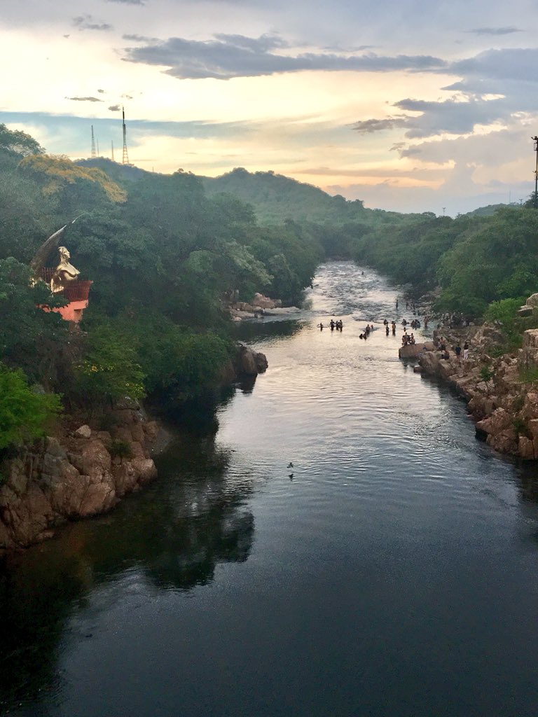P_Cultural's tweet photo. El Festival "Un Canto al Río", en Valledupar, no es un evento más en la agenda cultural. Es un grito colectivo, es resistencia convertida en música, es la prueba de que un pueblo se niega a ver morir su río...

https://t.co/6wS61oesAg #Colombia #Música #Valledupar #Vallenato https://t.co/TakNDcfcu1