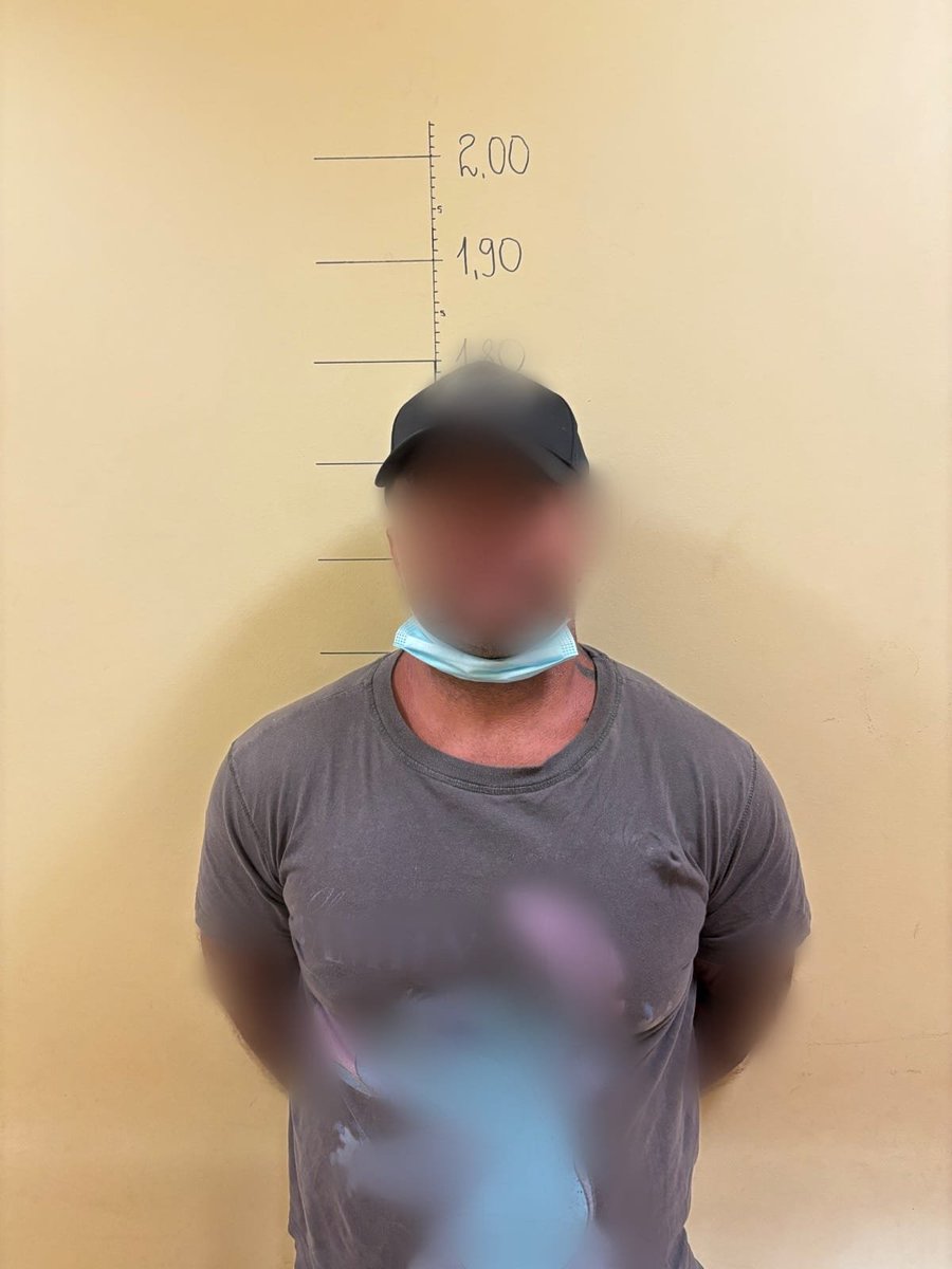 DPolicja's tweet photo. Brutalna przemoc nie pozostanie bezkarna

Wrocławscy policjanci zatrzymali dwóch mężczyzn w wieku 27 i 45 lat podejrzewanych o udział w brutalnym pobiciu pary obywateli Ukrainy. Do jednego z zatrzymań doszło podczas dynamicznych działań, gdy podejrzany próbował opuścić Wrocław i uniknąć odpowiedzialności.

W działaniach uczestniczyli funkcjonariusze Samodzielnego Pododdziału Kontrterrorystycznego Policji we Wrocławiu, policjanci pionu kryminalnego Komendy Miejskiej Policji we Wrocławiu, Komendy Wojewódzkiej Policji we Wrocławiu oraz Komisariatu Policji Wrocław–Osiedle.

Zatrzymani byli już wcześniej wielokrotnie notowani za różnego rodzaju czyny zabronione. Policjanci nadal intensywnie pracują nad sprawą, aby wyjaśnić wszystkie okoliczności tego skandalicznego zdarzenia i zatrzymać pozostałych sprawców.

Nie ma zgody na przemoc i zachowania zagrażające życiu oraz zdrowiu drugiego człowieka. Każda osoba odpowiedzialna za ten brutalny atak poniesie konsekwencje przewidziane prawem.