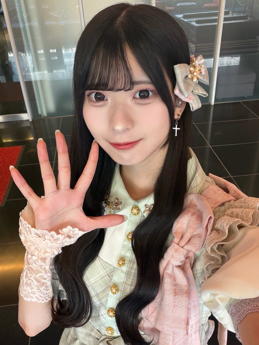 ayane_HNS's tweet photo. テレビ東京『プレミアMelodiX!』
出演させていただきました！

ハルニシオン 水色担当 🪼🩵
福間彩音 (ふくまあやね) です！

「どんなに嫌われたって、君が好きだ」たくさんきいてください💫♡

ご覧くださった皆様、ありがとうございました！ https://t.co/VryoXPbLej