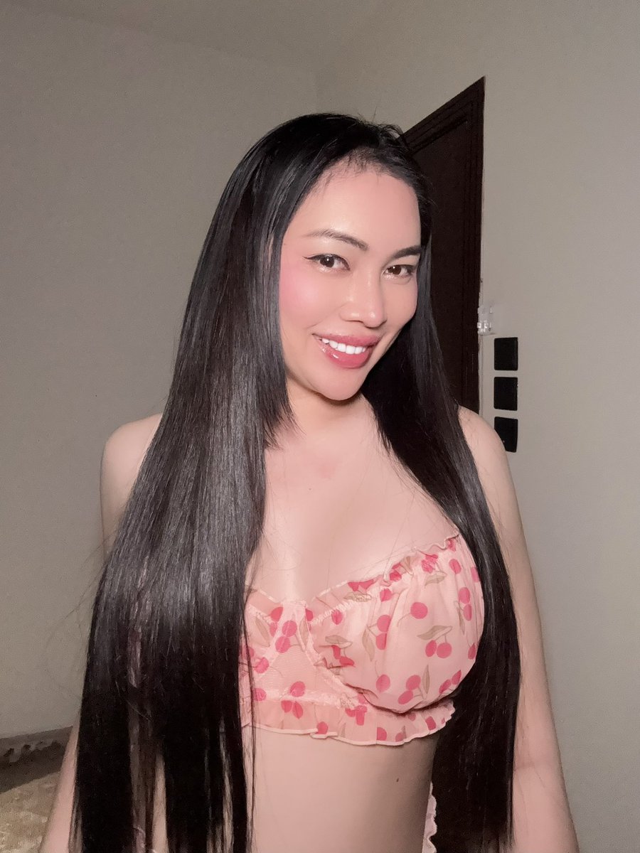 weiqtu's tweet photo. #ladyboy_jeddah 
#jeddah_ladyboy https://t.co/f7p6q81dmb