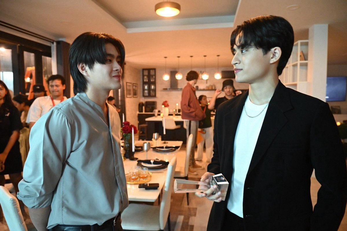 Kinn_Barcode's tweet photo. @YouManiacSeries The stylist need a raise! 👏👏👏

This is what we want 🥰🙏 @GMMTV 

@BarcodeTin @Kinn_ts 
#BarcodeKin 
#BarcodeTin #KinThanachai https://t.co/uLS3Y7j2rB