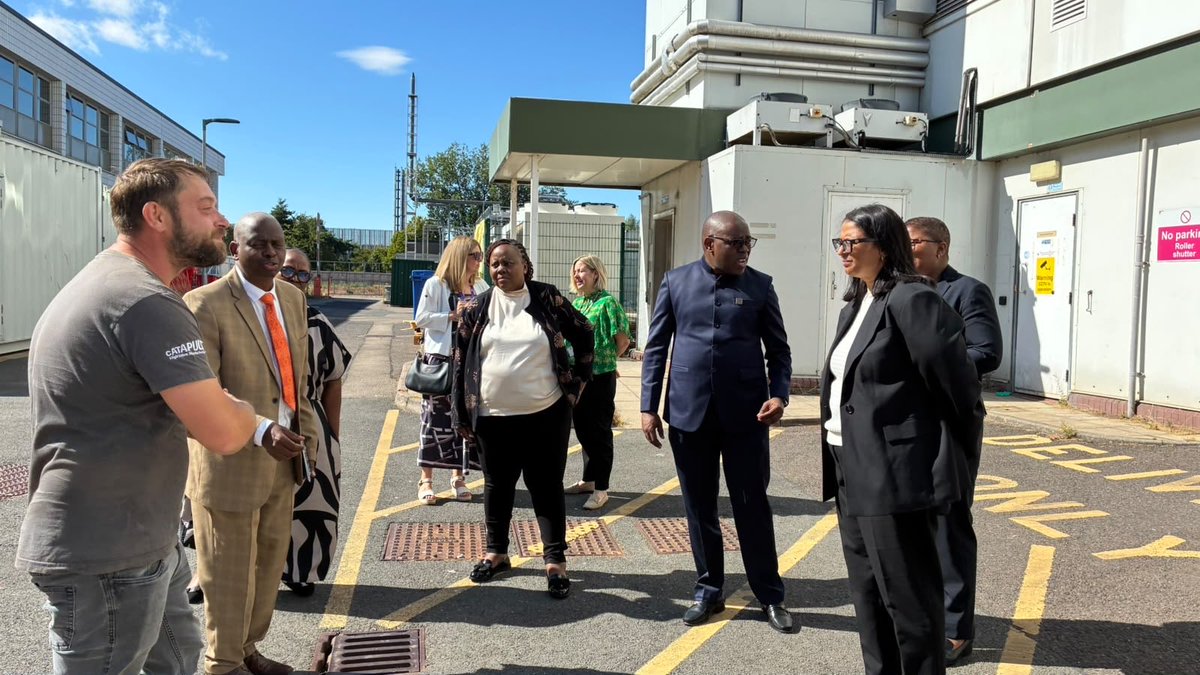 go2uj's tweet photo. #UJVC and Principal, Professor Mpedi Letlhokwa led a delegation consisting of MEC and ELG members to the Warwick Manufacturing Group (WMG), a department of the University of Warwick, which leads the UK in commercialisation and blends work readiness with ground-breaking research.
#GlobalEngagement #ResearchExcellence #UJAllTheWay