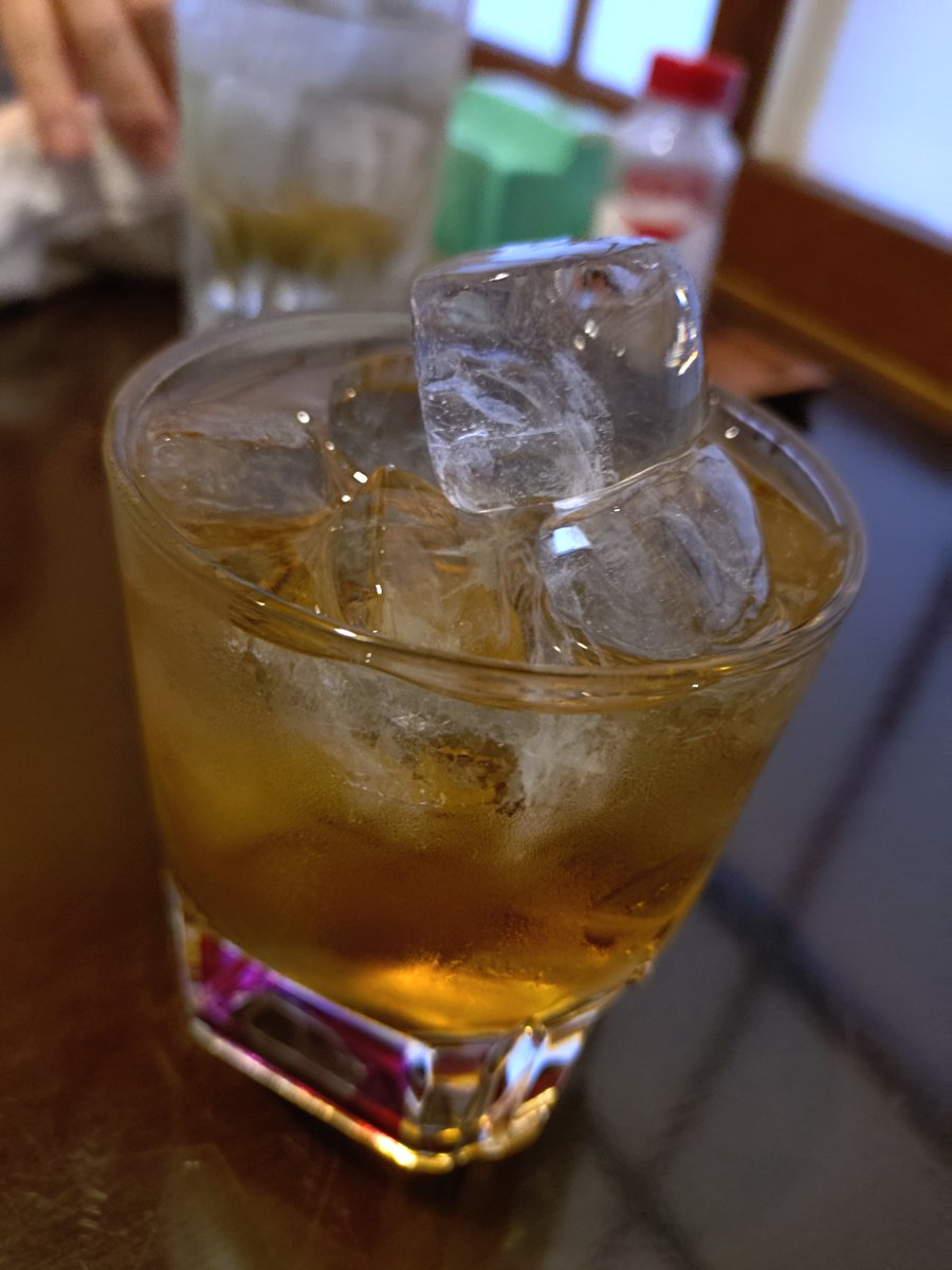 sharkjaws0302's tweet photo. 飲み会😆
#梅酒のロック
#焼き鳥
#アスパラバター焼き
#刺身盛り https://t.co/9GAN1yYSjr