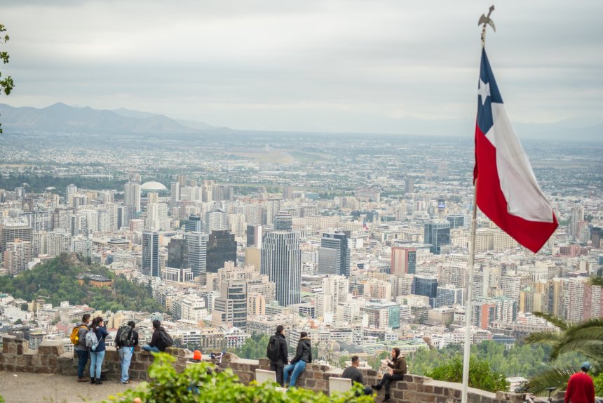 Chile_Ranking's tweet photo. Estas son las 10 CAPITALES REGIONALES MÁS POBLADAS DE CHILE 👥🇨🇱

1. Santiago: 559.000
2. Antofagasta: 450.000
3. Valparaíso: 323.000
4. Temuco: 312.000
5. Puerto Montt: 286.000
6. Rancagua: 278.000
7. La Serena: 276.000
8. Arica: 261.000  
9. Talca: 245.000  
10. Iquique: 232.000 

Datos de: Instituto Nacional de Estadísticas (INE) - Proyecciones de población