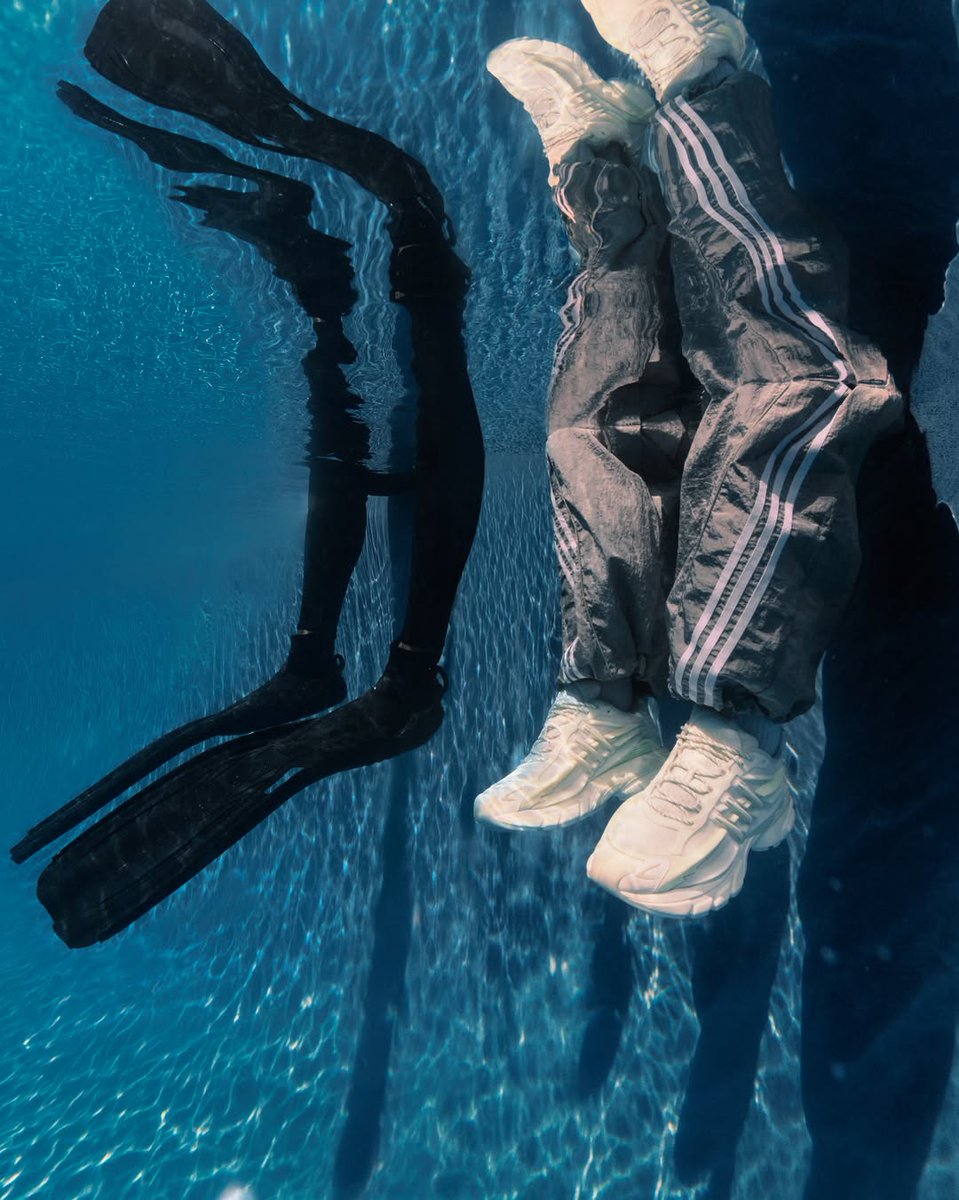 ExtraButter's tweet photo. VIRGINIA Adistar Jellyfish in Triple White

Releasing Saturday, August 1st

Availability: FCFS in-store at both locations. https://t.co/YYVlgSNjAn