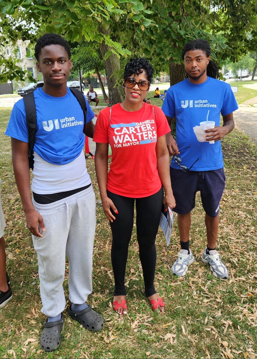 Dannic44's tweet photo. West Side, I will never forget about you! ❤️
This is my third time out here because every neighborhood matters, and every voice deserves to be heard.

Today I stopped by the Lawndale Pop-Up Spot at 3601 W. Douglas Blvd., where the community came together to enjoy free Jesse White Tumblers and free food. It was great seeing everyone and spending time with the citizens .

The West Side has always been a part of who I am. My father was born and raised on the West Side, and my mother was born and raised on the South Side. Chicago is my home, and every neighborhood matters to me.

As your next Mayor, I will continue showing up, not just during election season, but because I truly care about every community across Chicago.
West Side, I'm with you, and I will continue fighting for you.

Danielle Carter-Walters for Mayor 2027
Chicagoans First
https://t.co/u4NmRz95KK

#Westside
#DouglasBlvd 
#DouglasPark