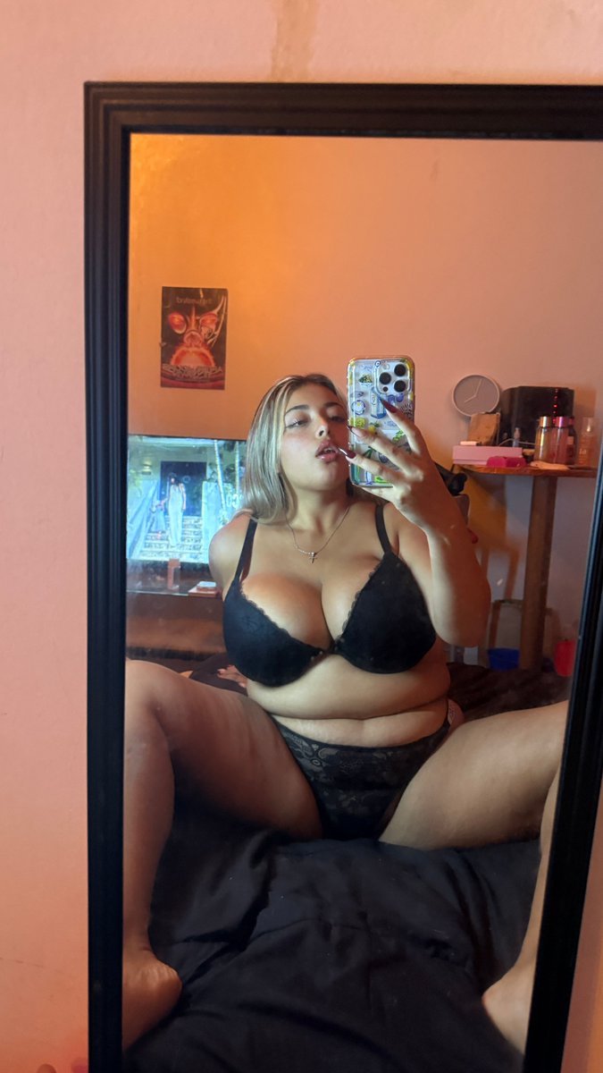 Ultra3c_4r8b's tweet photo. Rt if you want me https://t.co/XUUybRpuMs