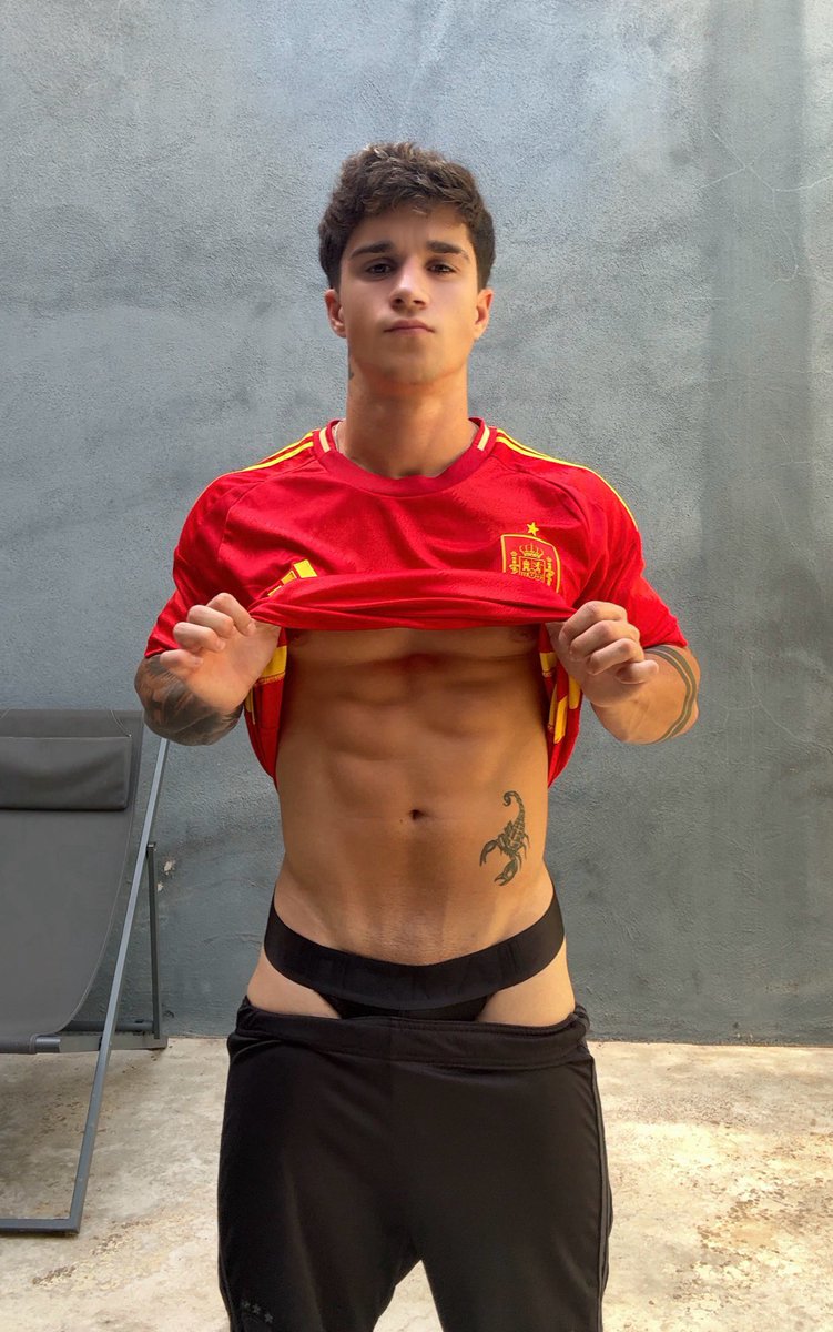 NaughtyKristia's tweet photo. Cara de angelito 👼 https://t.co/ZTyPsfXtUK