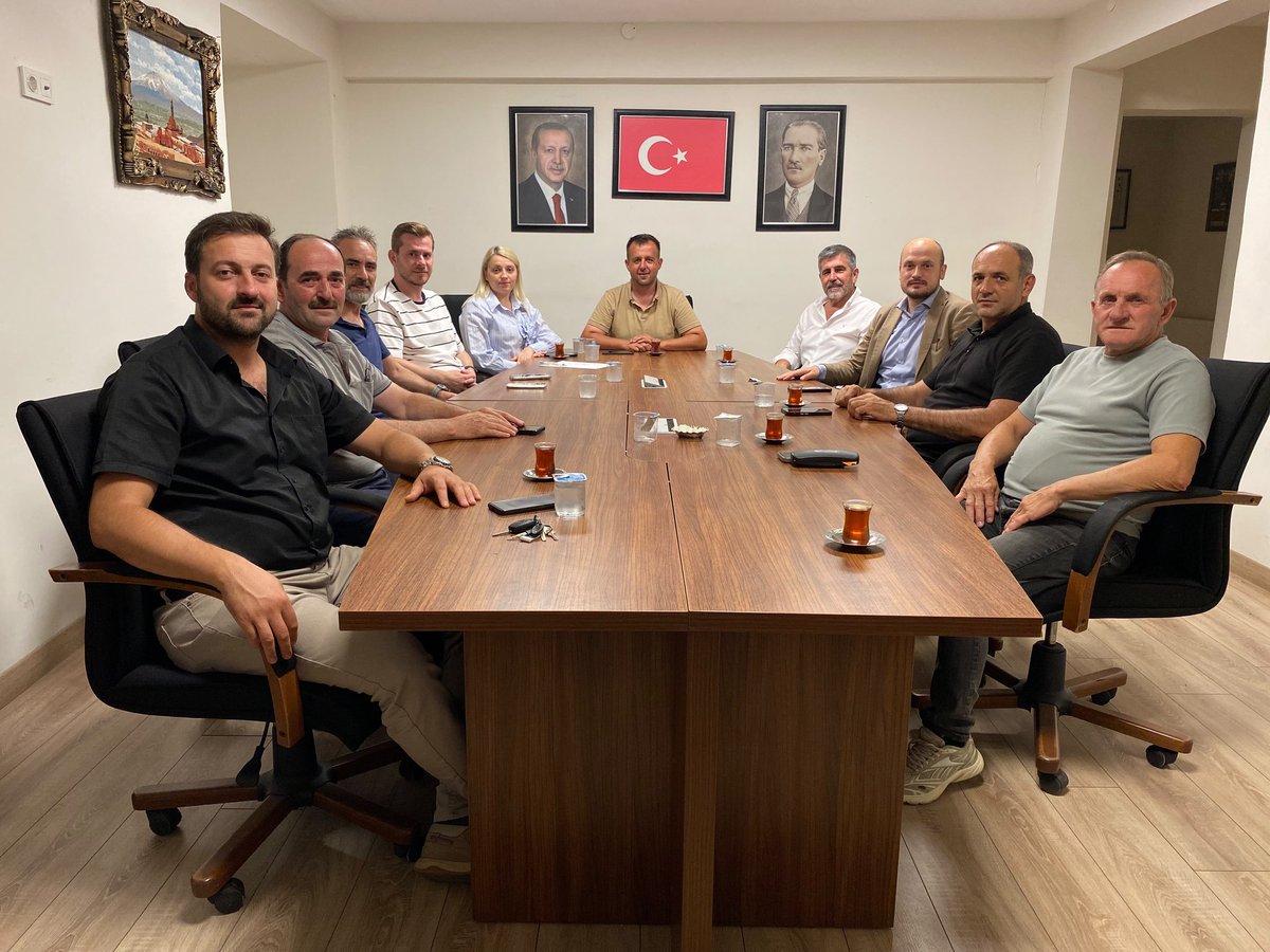 yunusercan39's tweet photo. İlçe Başkanlarımız ile haftalık  toplantımızı gerçekleştirdik.

Hayırlara vesile olsun.

@abuyukgumus
@haydaraliyildiz
@alisevinc34 https://t.co/udoetgtvjW