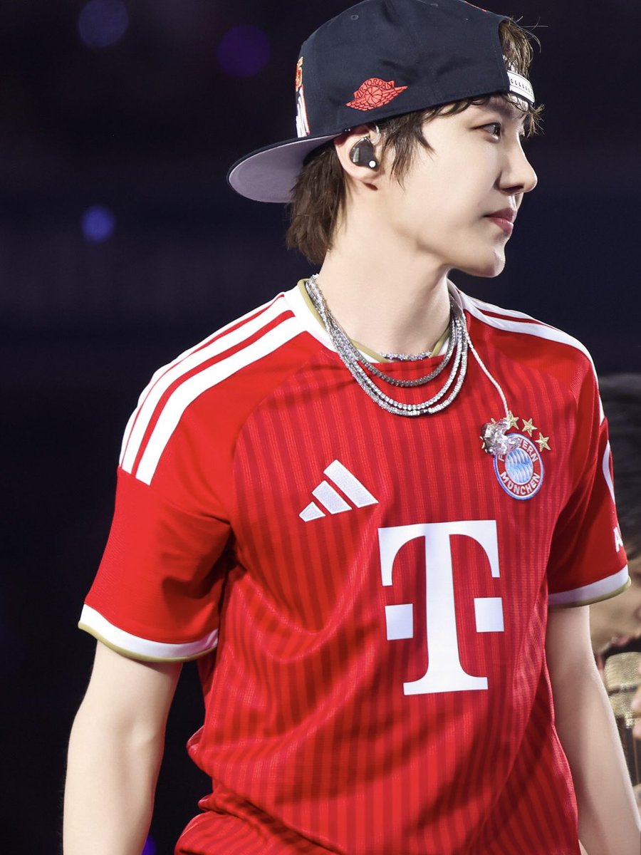 acejhopee's tweet photo. my football crush. https://t.co/2KPZixAr6x