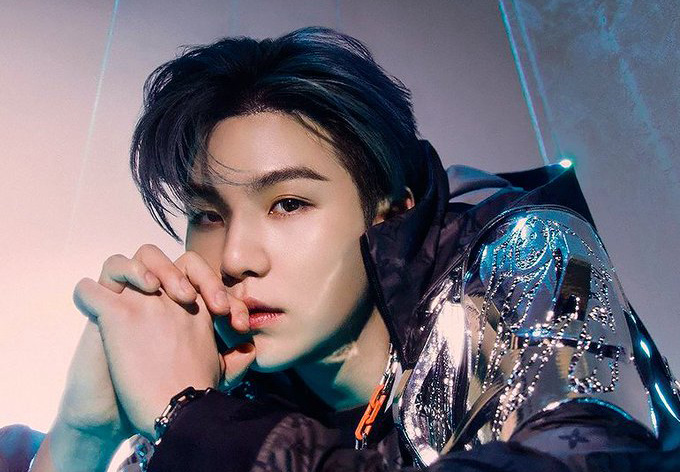 WORLDMUSICAWARD's tweet photo. Top Debuts by K-Pop Soloists in Global Apple Music History:
1⃣ SEVEN (Explicit ver.) - #Jungkook — #16
2⃣ GIRL OF MY DREAMS - #Suga — #17
3⃣ LESS THAN A LOVER - #Jennie — #23
4⃣ YOU &amp; ME - Jennie — #37 
5⃣ SEVEN (Clean ver.) - Jungkook — #43 https://t.co/kcX9PvDIfr