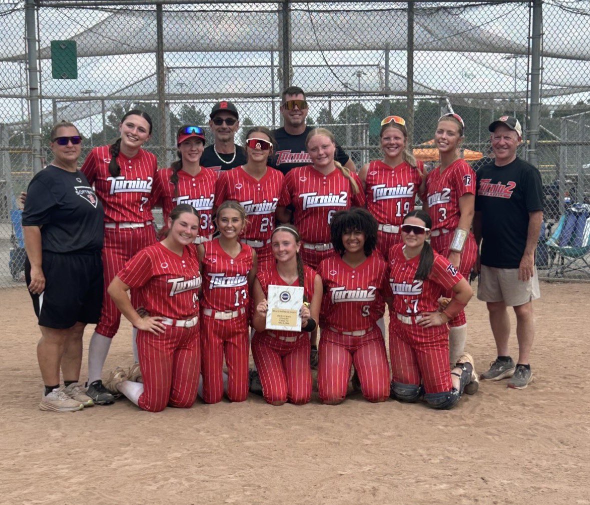 BK_sb6's tweet photo. What a great ending to this season! Even though I only had one year with these girls, this group has been the highlight of my career🥹Thank you to all of my coaches, teammates, and parents for making everything possible!
#Turnin2softball https://t.co/HyVpiahjJv