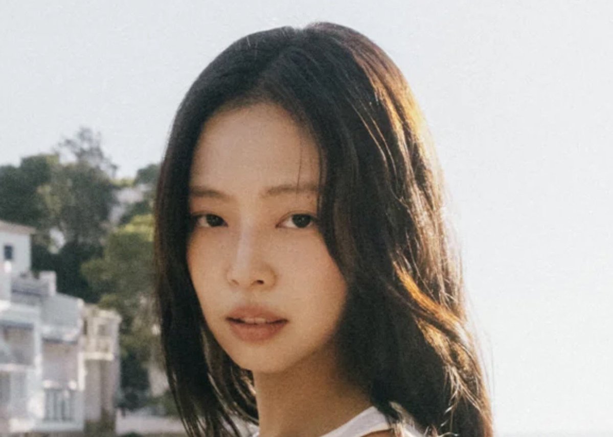 WORLDMUSICAWARD's tweet photo. Top Debuts by K-Pop Soloists in Global Apple Music History:
1⃣ SEVEN (Explicit ver.) - #Jungkook — #16
2⃣ GIRL OF MY DREAMS - #Suga — #17
3⃣ LESS THAN A LOVER - #Jennie — #23
4⃣ YOU &amp; ME - Jennie — #37 
5⃣ SEVEN (Clean ver.) - Jungkook — #43 https://t.co/kcX9PvDIfr