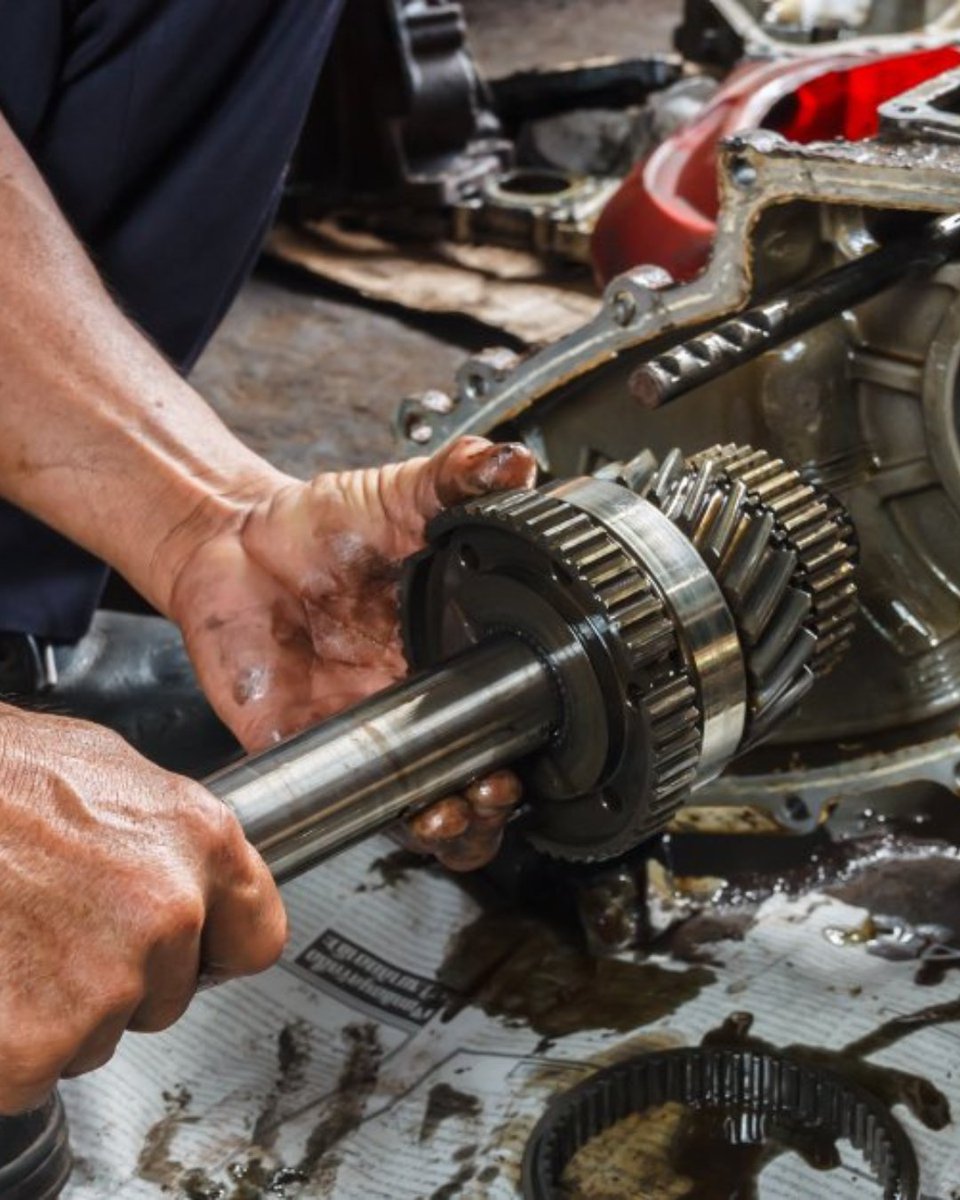 nflgarage's tweet photo. Extend the life of your transmission with regular maintenance. Routine transmission service helps keep your vehicle shifting smoothly, improves performance, and can prevent costly repairs down the road. #automotive #northflorida #jacksonville #duval https://t.co/aBfTSkr4GG