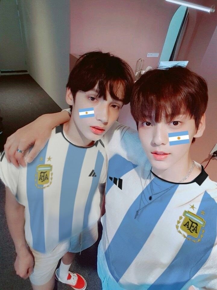 hyukittens's tweet photo. holaaa, soy teo y busco mutuals moas!!
sigo a txt desde 2021, nunca me integré mucho al fandom pero estuve ahí, aparte de txt me gusta twenty one pilots, conan gray y los gatos
soy de arg🇦🇷 así q si odias a mi pais ni me sigas
agradezco el rt y siganme soy copado !!
#moatwt https://t.co/fAWBHCf5xS