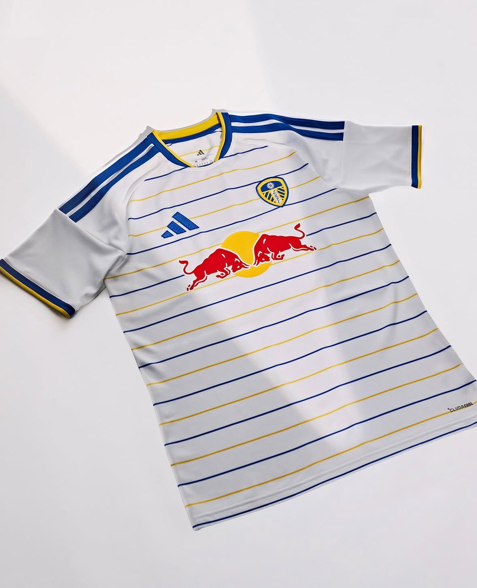 TheyThinkKits's tweet photo. Leeds United x adidas https://t.co/wJP8MByj5K