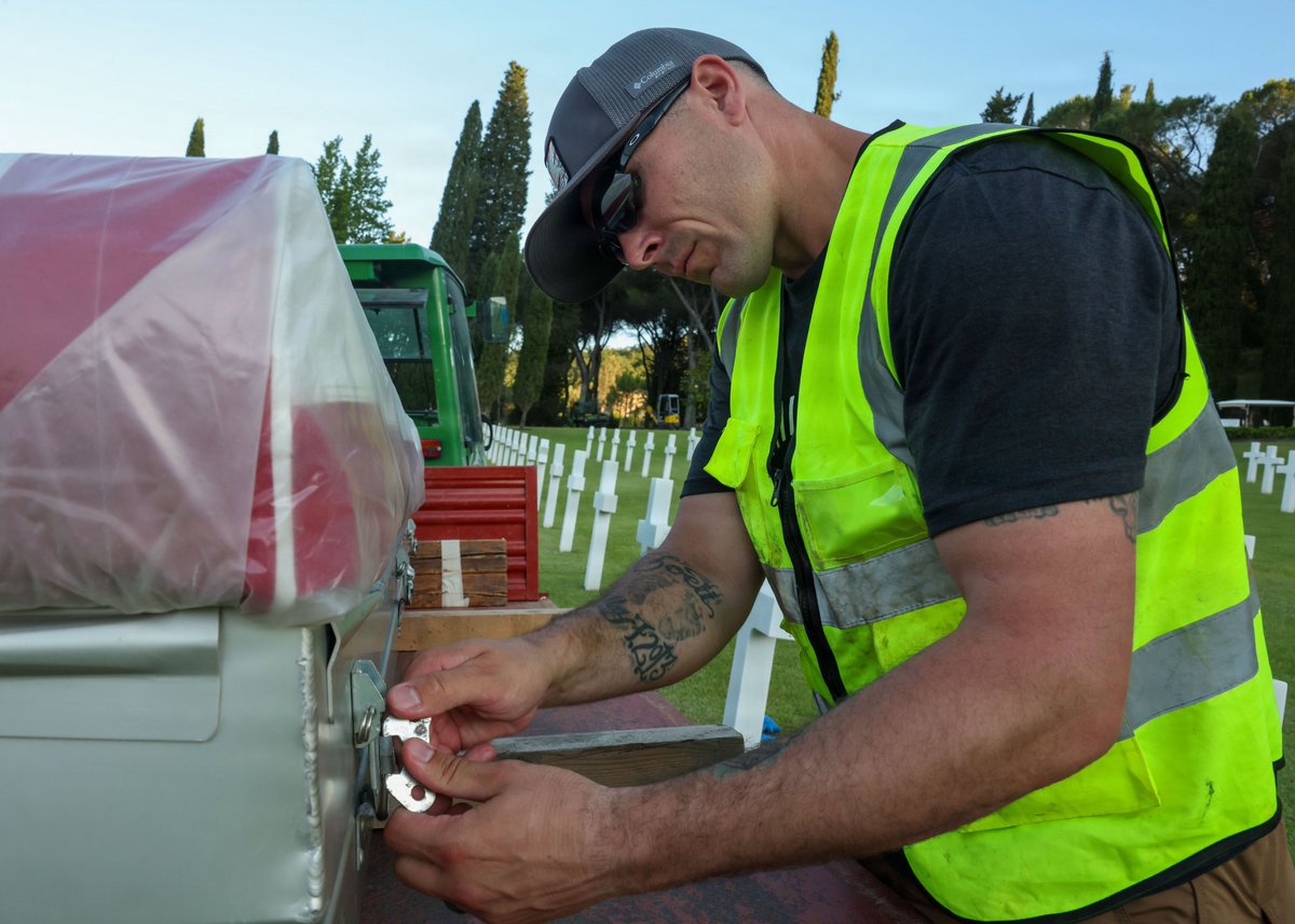 dodpaa's tweet photo. DPAA will disinter 49 Unknowns, across nine
@usabmc
cemeteries throughout Europe this summer. The team will ensure our fallen heroes are honored with the utmost dignity, respect, and care.​ by Staff Sgt. Shay Stuart
@AmbasciataUSA https://t.co/U0UTLloWfm