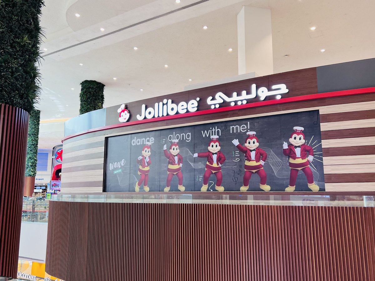 lavleeferlenssi's tweet photo. Bida ang saya with @Jollibee in @MALLOFQATAR ๐น #WhenInDoha #WeekendInDoha #HappyWeekendDoha ๐ #MallOfQatar #Jollibee #JollibeeQatar ๐ #SummerInDoha #CheapEatsInDoha https://t.co/gWpib7bH3s