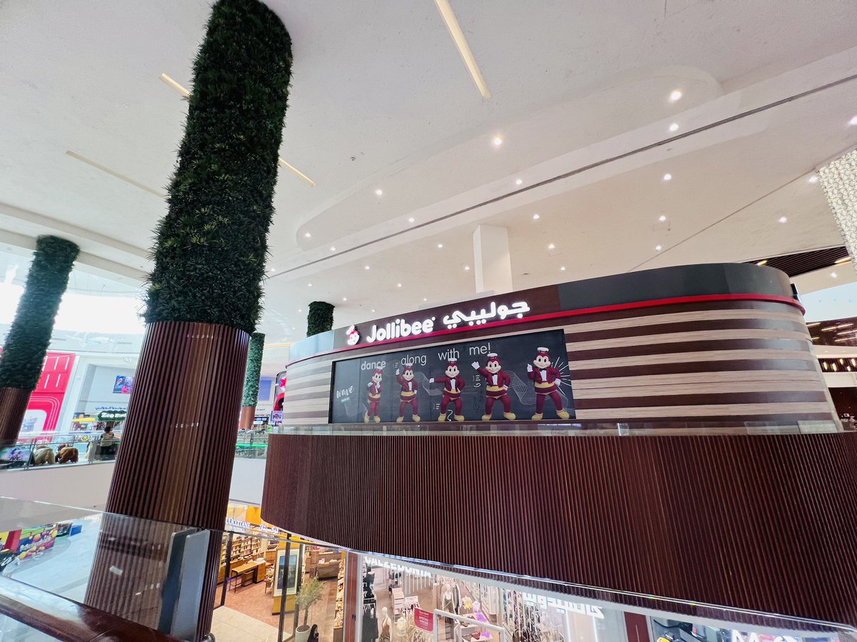 lavleeferlenssi's tweet photo. Bida ang saya with @Jollibee in @MALLOFQATAR ๐น #WhenInDoha #WeekendInDoha #HappyWeekendDoha ๐ #MallOfQatar #Jollibee #JollibeeQatar ๐ #SummerInDoha #CheapEatsInDoha https://t.co/gWpib7bH3s