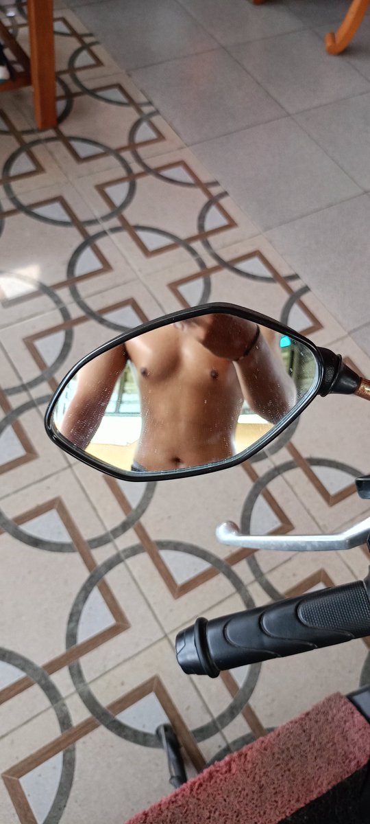 Ianazbbd's tweet photo. gini gini ga ada yg mau meluk taa? #gaytembalang #gaysemarang https://t.co/fO22XGm8OI