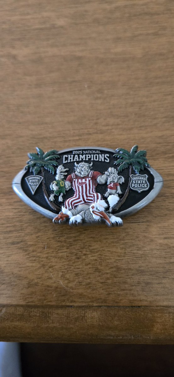 BrianWilMadeIT's tweet photo. Awesome Challenge Coin my wife gave me from her people at the Southern Indiana Post. https://t.co/fg6sCKqCIF
