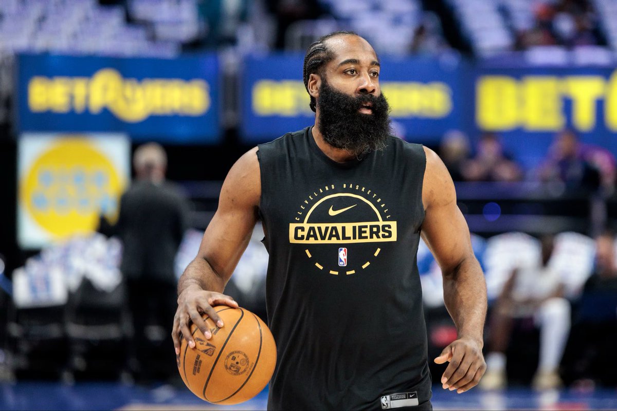BGNHoops's tweet photo. The only guard in NBA history that’s top 12 all-time in both points and assists. 

Generational talent. https://t.co/1oyDgdkzLY