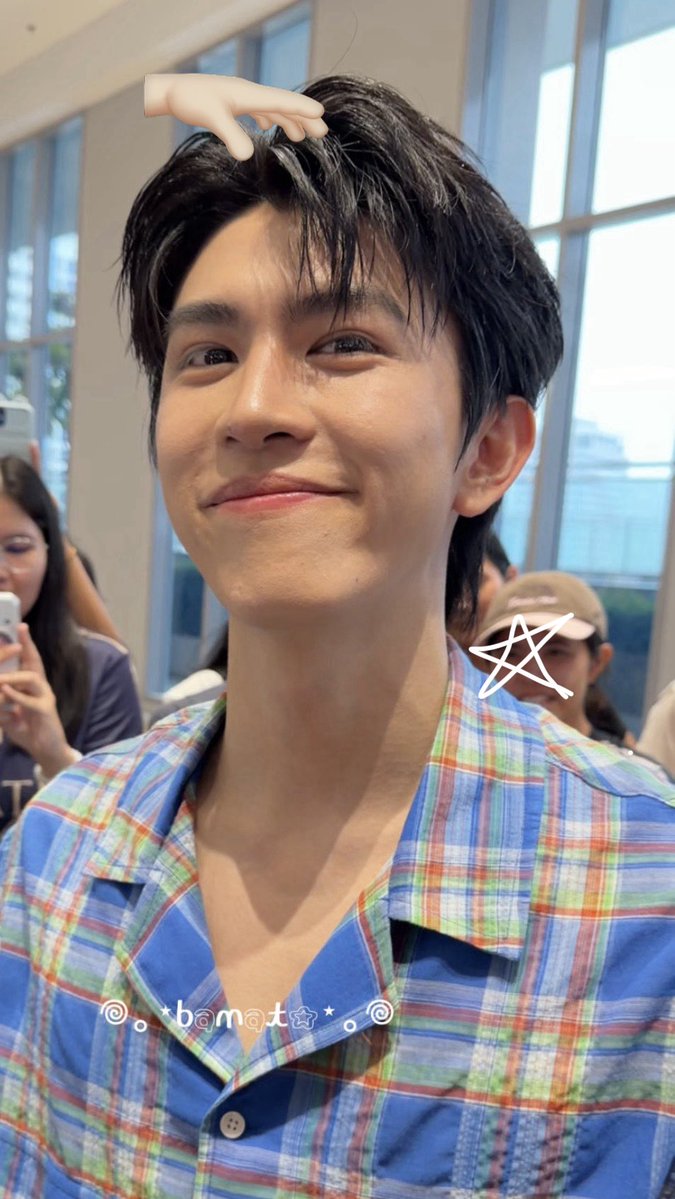 isbamblue's tweet photo. “ไว้เจอกันในวันที่ฝนตก” เจอแล้วนะ
“หลังฝนตกจะมีสายรุ้ง” ไม่เห็นสายรุ้งของจริงแต่ตาแป๋วๆนั่นสวยกว่าสายรุ้งอีกนะ🫳🏻💚
#savesaisawat https://t.co/ImmcnZloCD