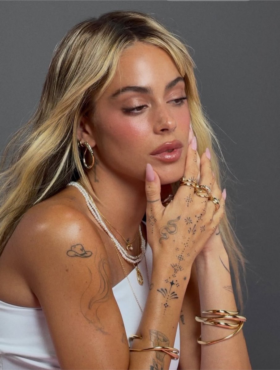 viiclopeez's tweet photo. que mujer Tini Stoessel!💘 https://t.co/vbCkkCXjj8