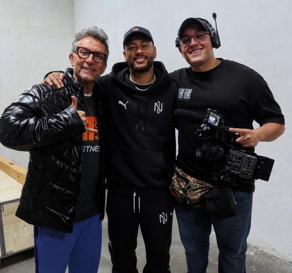 br_dadepressao's tweet photo. Neymar e o Neto naquela resenha de segunda-feira. https://t.co/1ckz9PjNXN