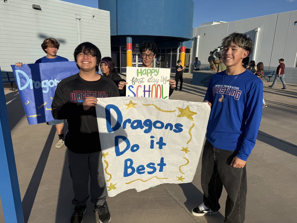 JonFlores_EP's tweet photo. Our Drugan Dragons are back! 1st day of school is always my favorite π. Thank you to @Americas_HS for sending your athletes today! #BuildingExcellenceTogether https://t.co/kihMHR30pV