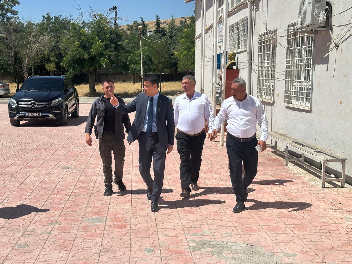 mazidagimem's tweet photo. Kaymakamımız Sayın Volkan ÖZER ile İlçe Millî Eğitim Müdürümüz Sayın Mehmet Şah AYDINER, Anadolu İmam Hatip Lisesi pansiyonunu ziyaret etti.

@tcmeb 
@Yusuf__Tekin
@Mardin_Valiligi
@cftcblnt
@mazidagkaymakam 
@Vknozer 
@ali_eyyupkoca 
@aydiner_sah https://t.co/rYkJywPYIS