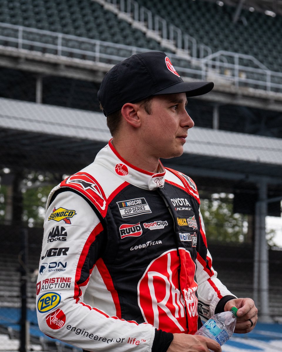 NASCAR's tweet photo. The No. 20 keeps knocking at the door.

@CBellRacing earned his sixth runner-up finish of the season at @IMS. https://t.co/gqxGCBtZBB