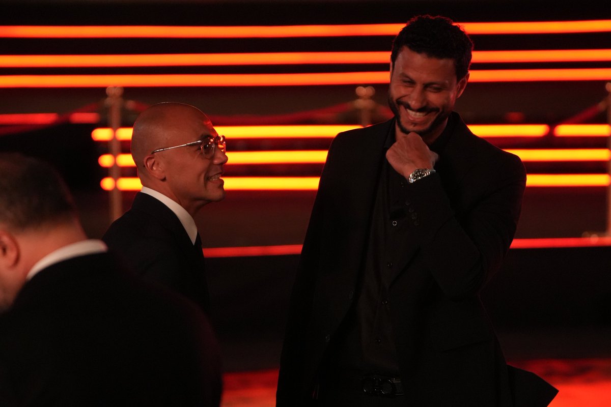 AlAhlyTV's tweet photo. لقطات من حفل الإعلان عن Vodafone راعيًا رئيسيًا للنادي الأهلي 🔴🦅 https://t.co/ubMrLUT1So