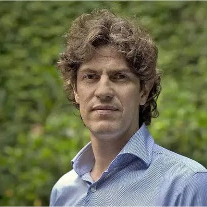 _EncuestAR_'s tweet photo. ¿Con qué palabra describirías a Martín Lousteau? https://t.co/h2Y6MJV9ZN
