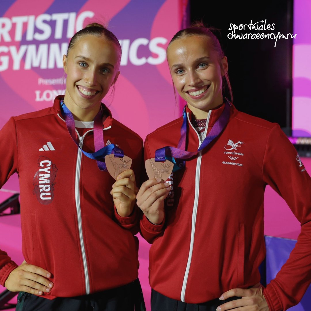 sportwales's tweet photo. Twincredible. 🥉🥉

A special family moment for the Roper twins as both secure bronze medals for #TeamWales - Abigail in the Vault and Emily in the Uneven Bars.
 
A brilliant achievement and a family memory to treasure. ❤️

Double the medals. Double the celebrations. 🎉 https://t.co/UQnvRnZaQb