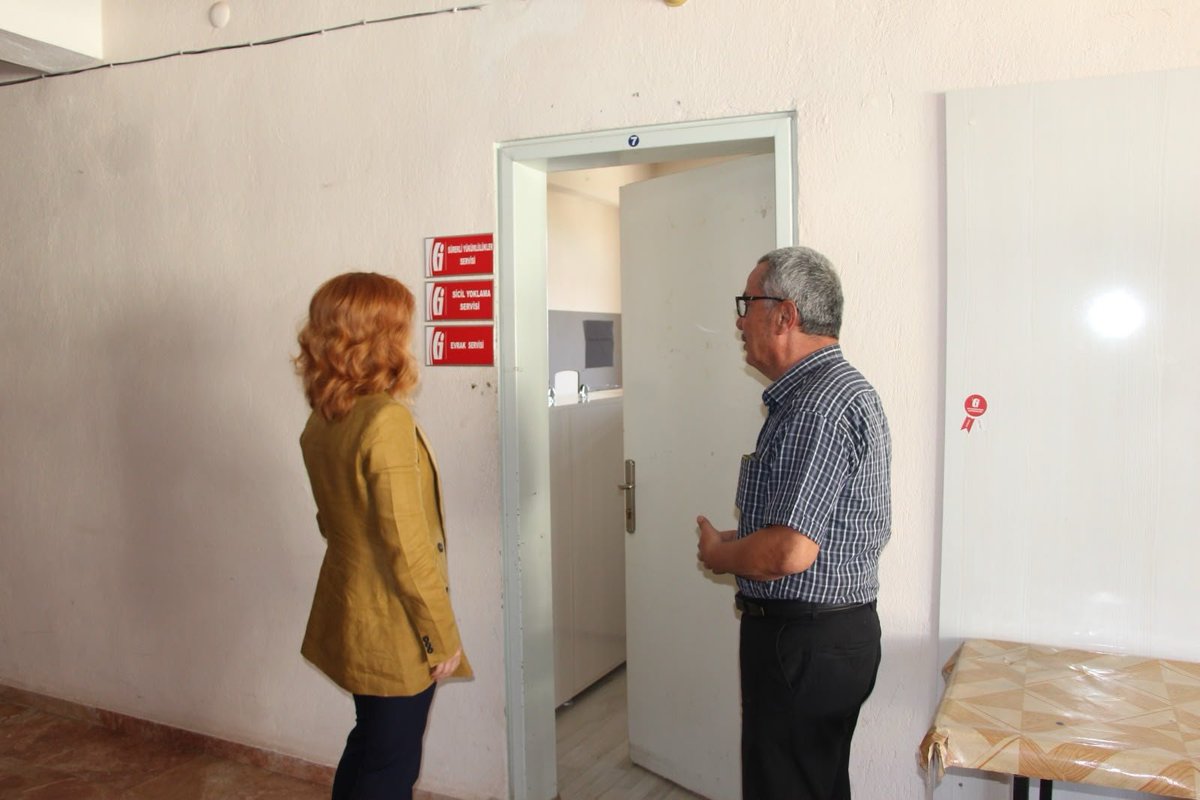BasmakciKymlik's tweet photo. Kaymakamımız Sayın Merve BAYRİ, ilçemizde faaliyet gösteren kamu kurumlarına ziyaretlerde bulundu.
Gerçekleştirilen ziyaretler kapsamında kurum amirleri ve personelle bir araya gelen Kaymakamımız Sayın Merve BAYRİ, yürütülen hizmetler, https://t.co/Nt0JTuK5W7