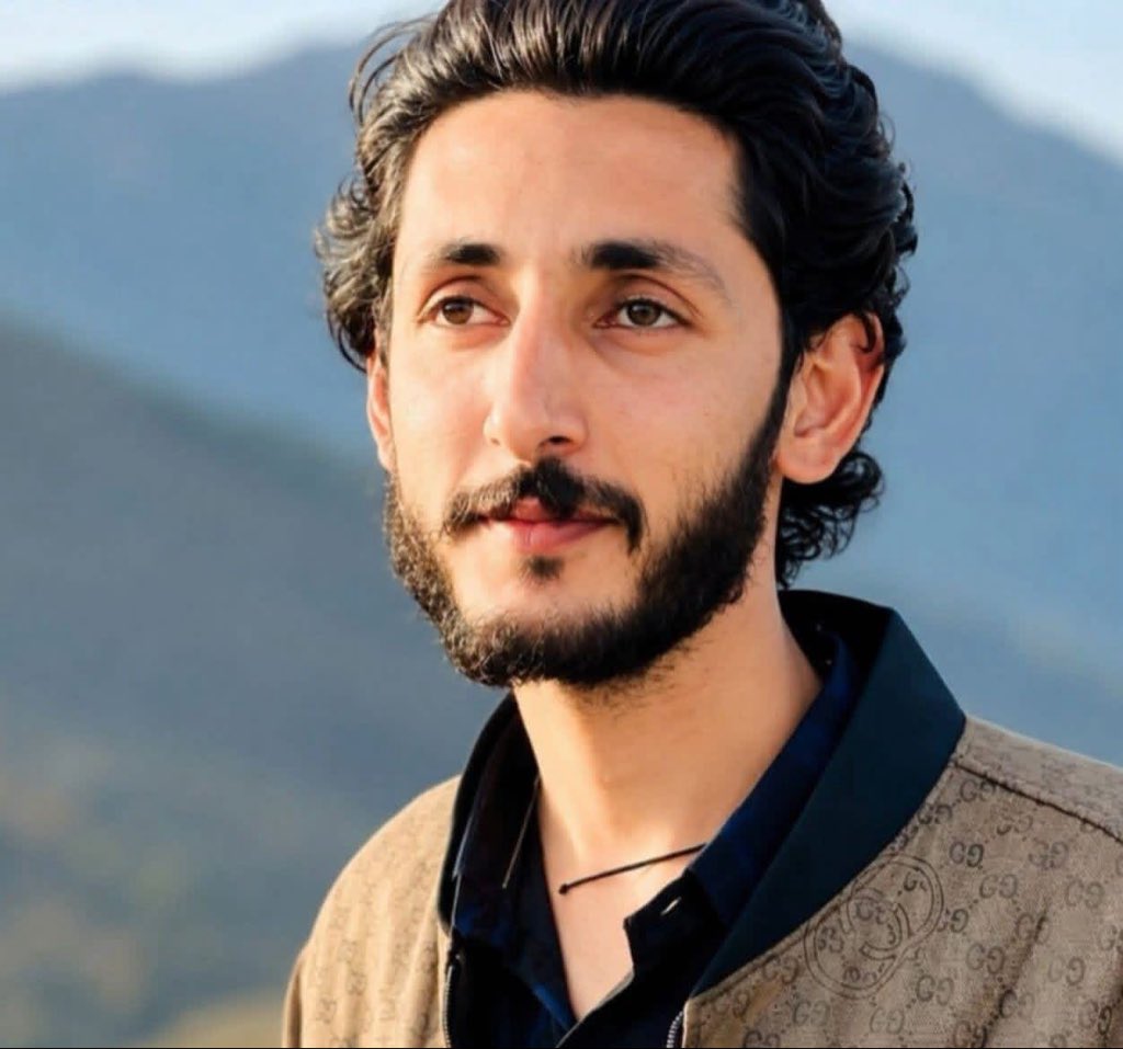 JAAC__Official's tweet photo. علی سوجل سے تعلق رکھنے والے مزمل اسحاق راولاکوٹ میں شہید ہو گئے۔اللہ تعالیٰ شہید کی شہادت قبول فرمائے، انکو جنتوں کا مہمان بناۓ💔😢 https://t.co/I9GwHJ5xE6