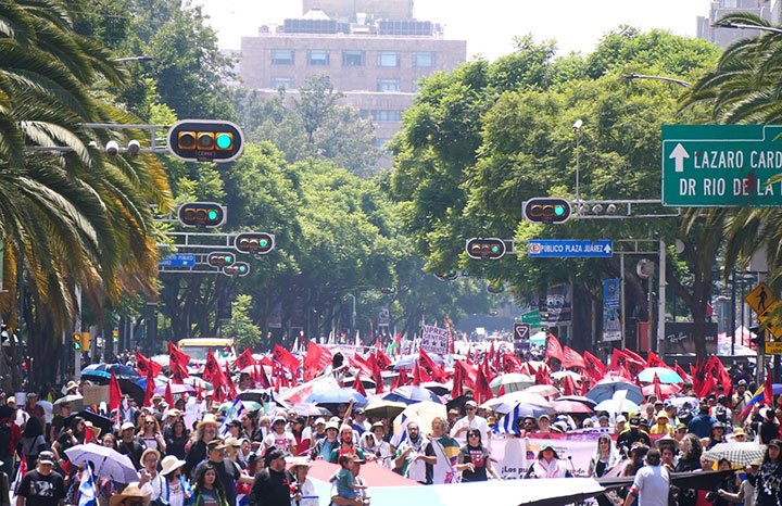 ACN_Cuba's tweet photo. 🇨🇺🤝🇲🇽 | Agradeció Díaz-Canel solidaridad de México con Cuba

📌 Agradeció al pueblo mexicano las muestras de respaldo a la isla durante la marcha realizada este domingo en Ciudad de México con motivo del Día de la Rebeldía Nacional.

#CubaNoEstáSola https://t.co/MfN9SrSjJ1