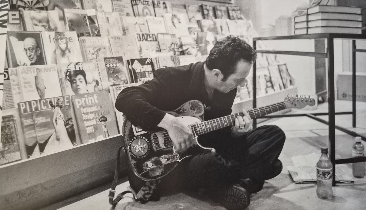 NewWaveAndPunk's tweet photo. Joe Strummer of #TheClash by Josh Cheuse. https://t.co/U3JfXvyNDU