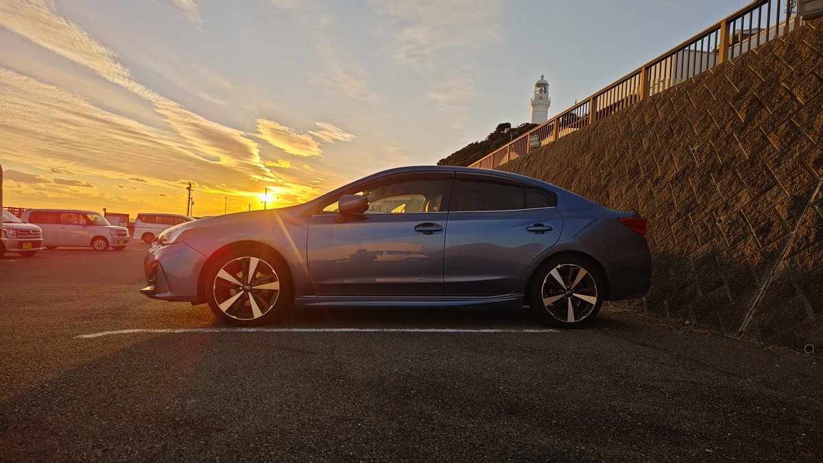 mokage37's tweet photo. #これを見た人は愛車の背景が夕焼けの画像を貼れ https://t.co/6NTtKd63Xc