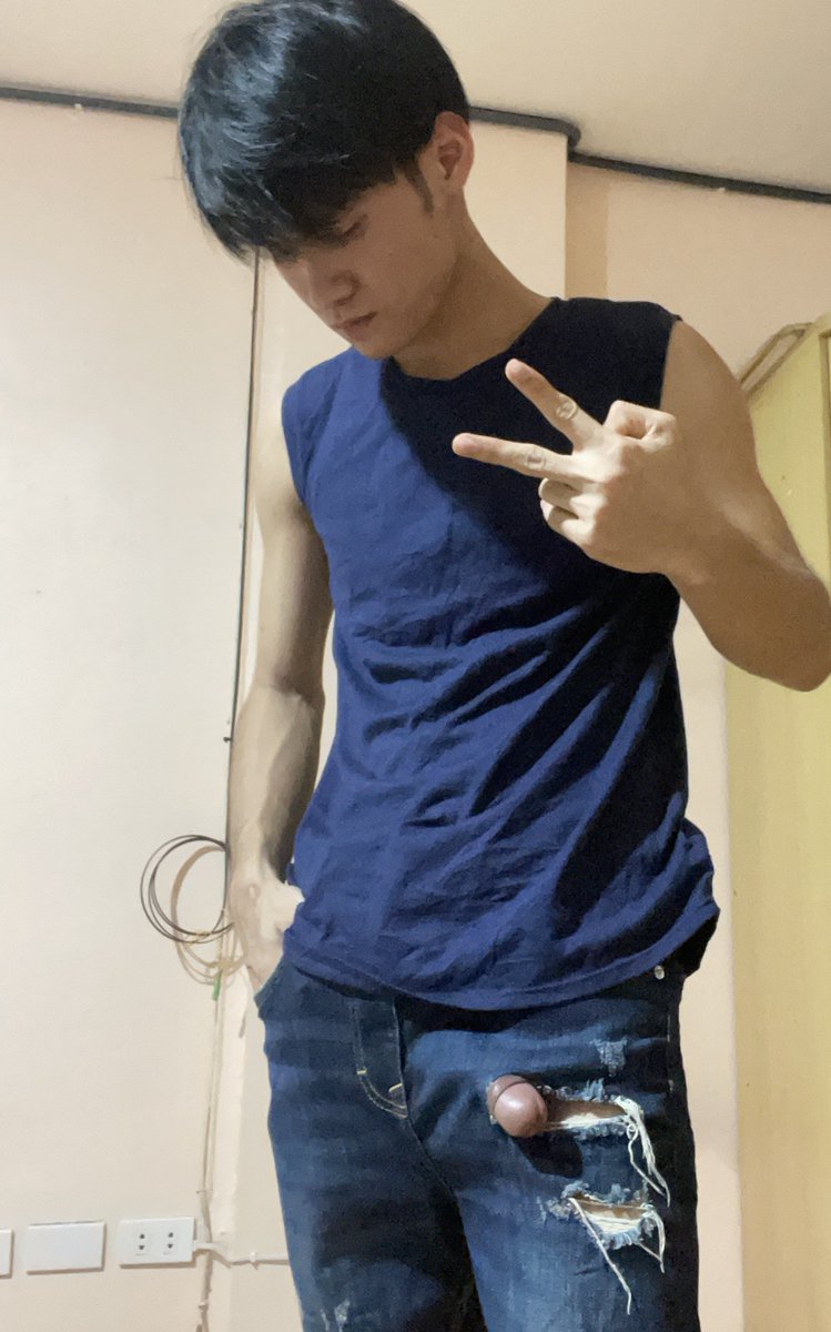 kuy_frankk's tweet photo. จะเอ๋ตัวเอง😛🖕 https://t.co/EoQaxAxSBc