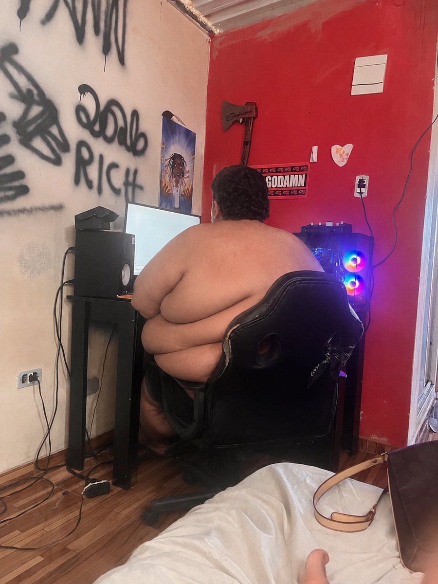 fabgodamn's tweet photo. Eu e bigfett fez uma mixtape https://t.co/69hbWYaawB