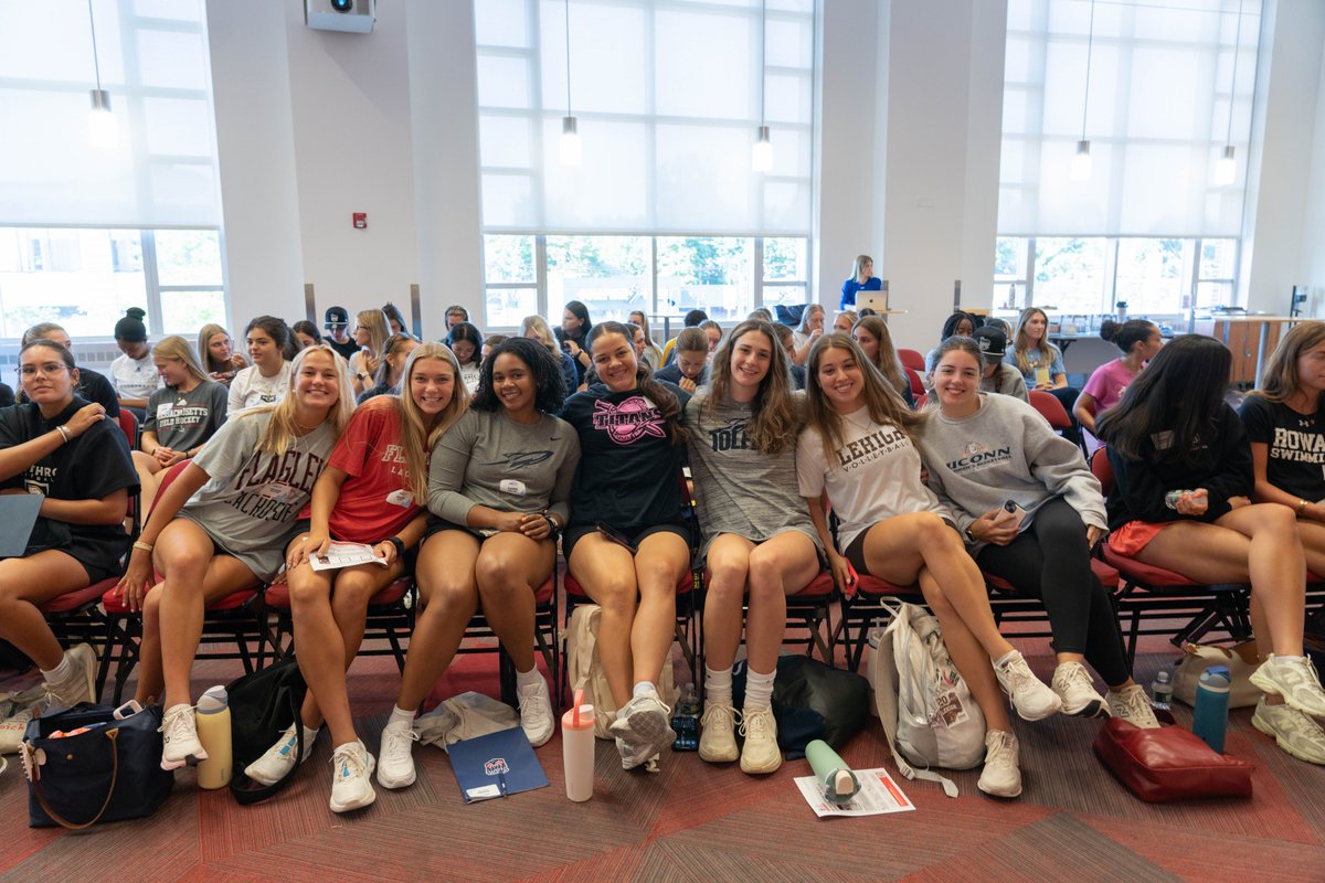 DetroitTitansSB's tweet photo. Softball's Claire Borg Represents Titans At Annual Team IMPACT Fellowship Summit #DetroitsCollegeTeam ⚔️🥎

🔗 https://t.co/vYvHuWeuCy https://t.co/gHUCML0STc